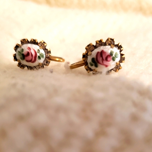 Vintage Rose Clip Earrings - Picture 2 of 3